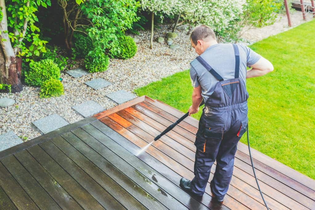 comment faire l'entretien d'une terrasse en résine minérale