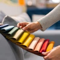 Canapé en tissu, l’atout chic pour une déco intemporelle