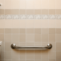 Découvrez comment choisir la barre de maintien de douche idéale pour votre sécurité et confort