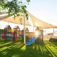 Protéger du soleil avec élégance grâce au voile d’ombrage