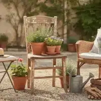 Déco de jardin avec une vieille chaise et autres idées de chaise
